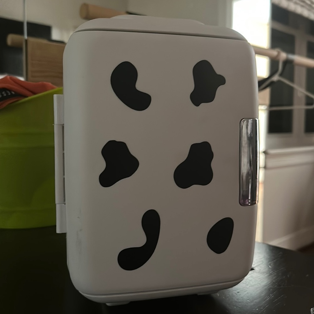 Cooluli mini fridge cow print